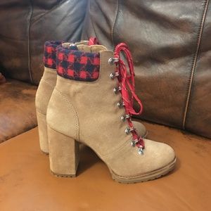 Gianni Bini Brown Tan Red Suede Plaid Booties Heeled Lace Up Zip